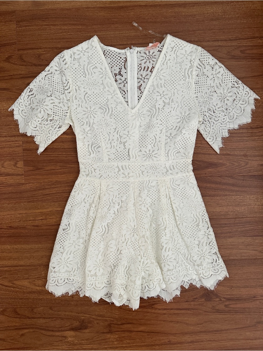 Boutique White Lace Romper | entro size small